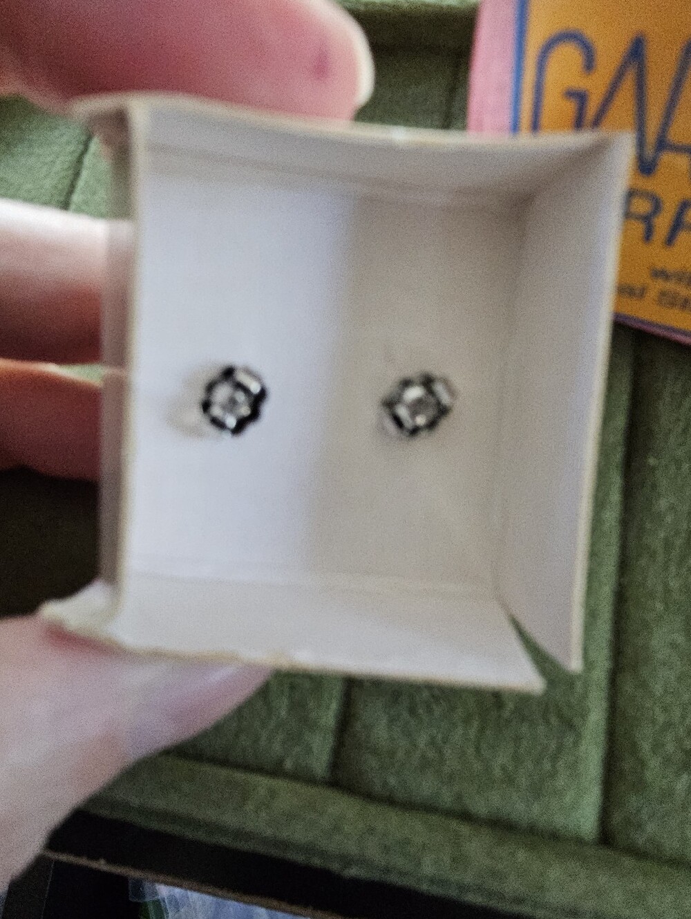 Vintage Avon Garfield Earrings - Picture 3 of 4
